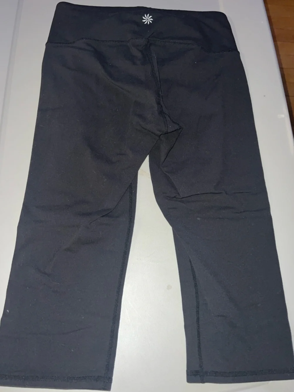 Athleta sleek capri